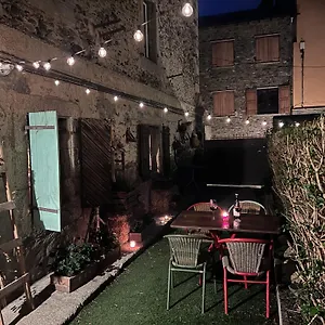 Du Cerf , Llivia España