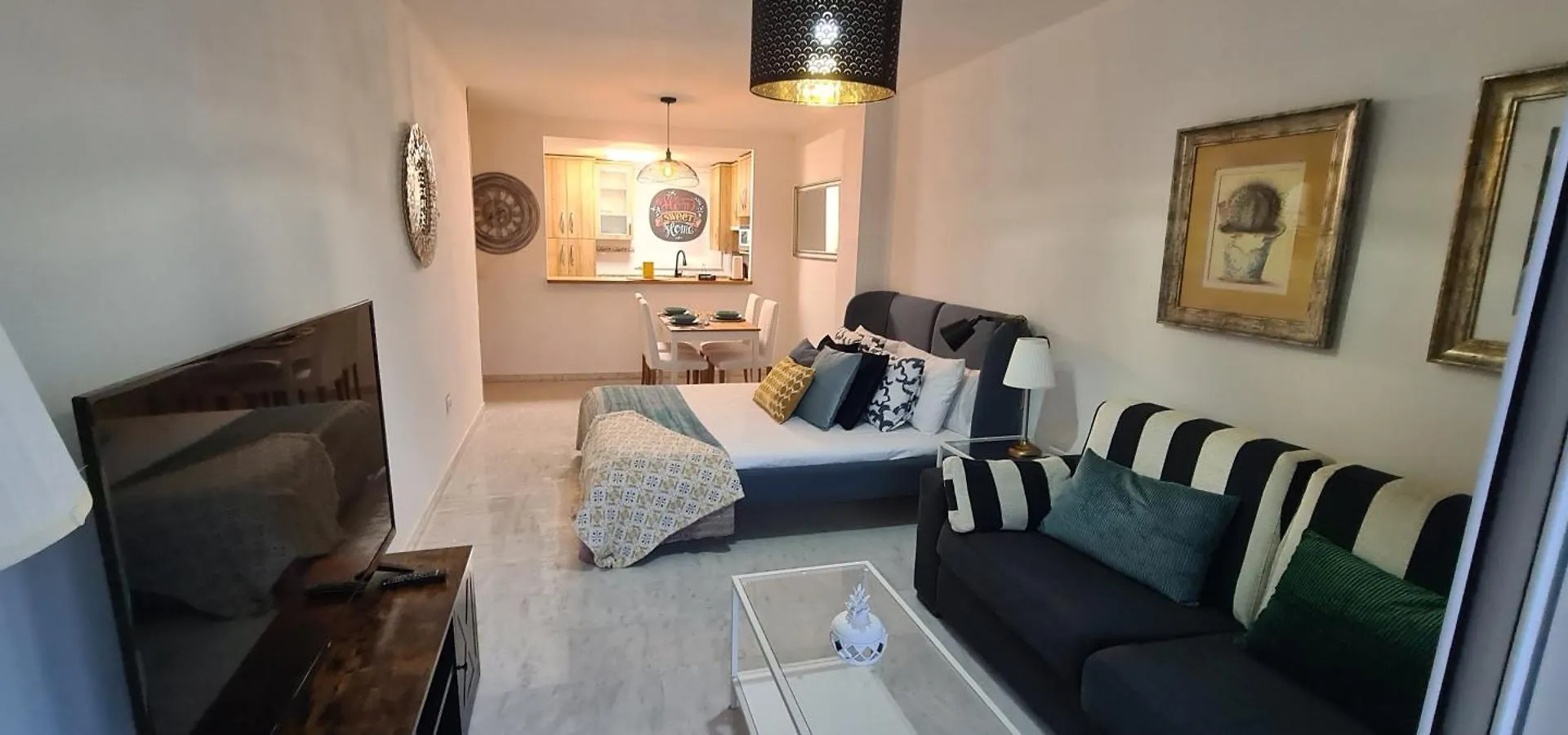 Apartamentos Codina Beach contacts